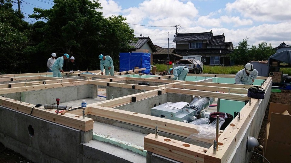 ☆大工工事　土台敷き☆