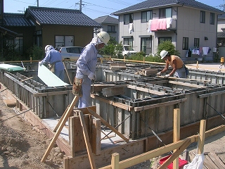 基礎立ち上がり型枠