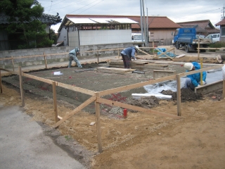 基礎床付け