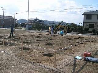 基礎床付け