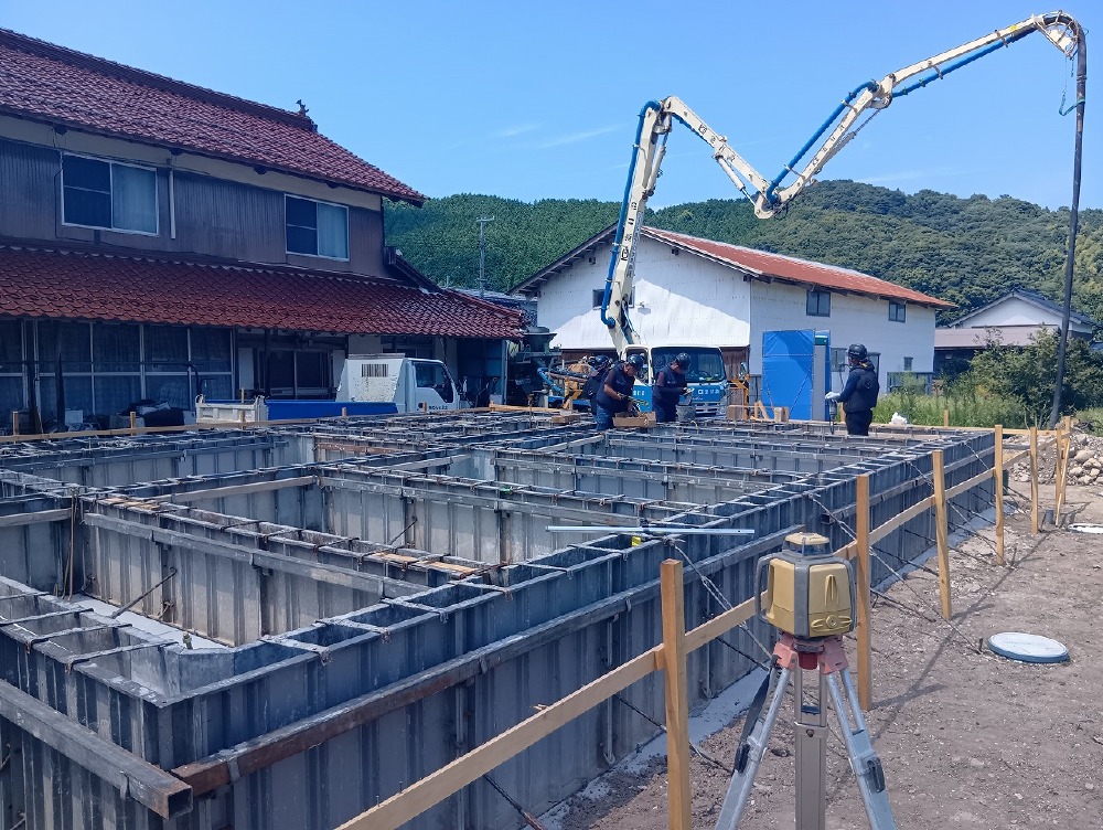 基礎工事　立上りコンクリート打設