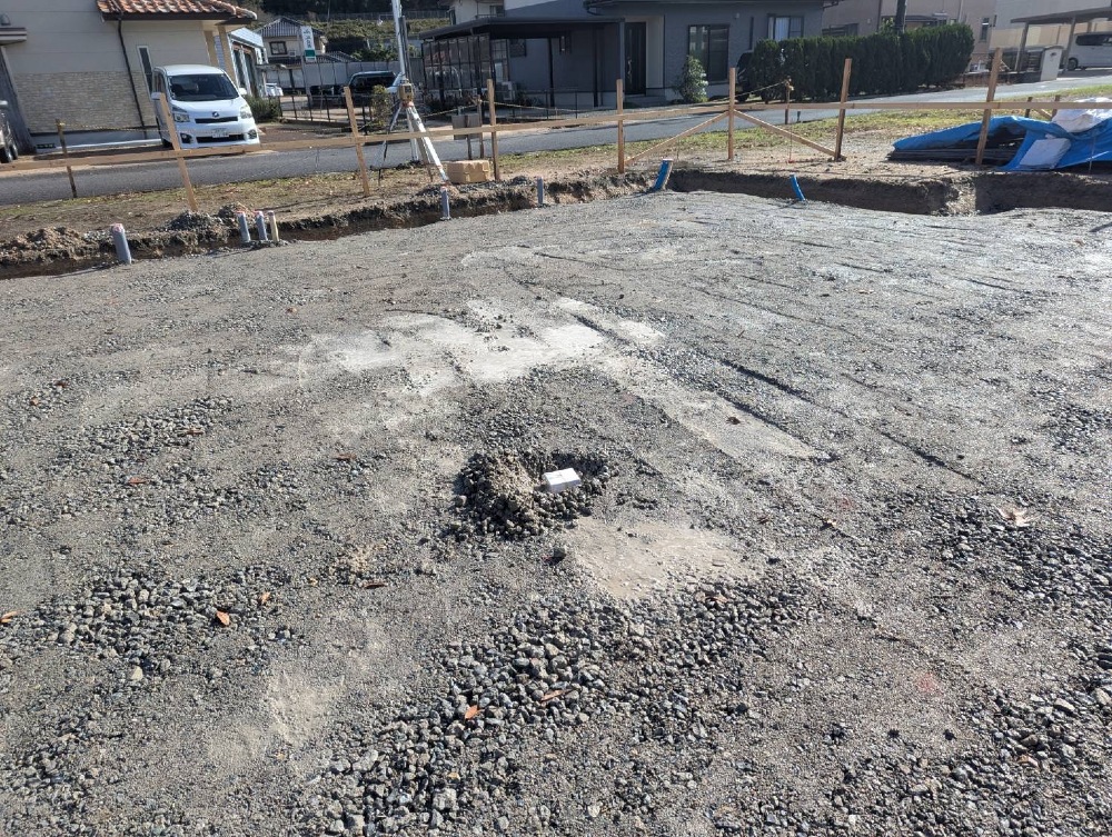 基礎工事　砕石