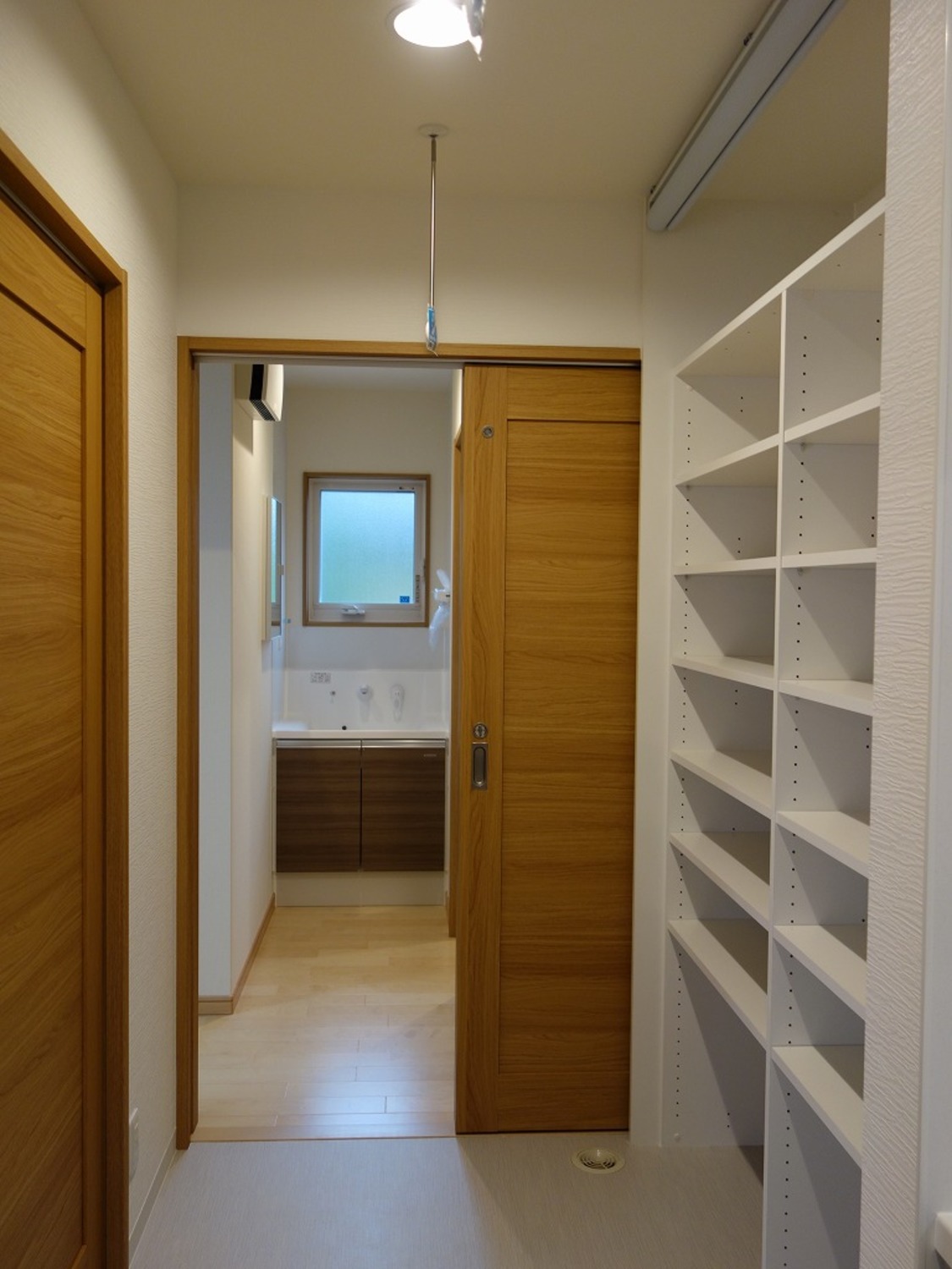 LDK26帖大、和室10畳、ゆとりのシンプル和モダン　切妻の家
