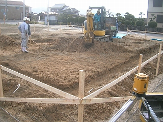 基礎床付け