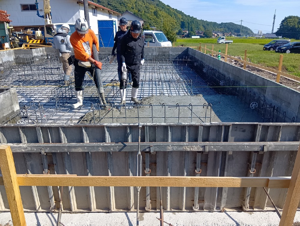 基礎工事　土間コンクリート打設