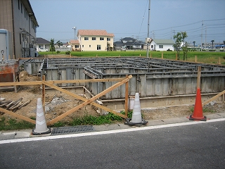 基礎立ち上がり型枠