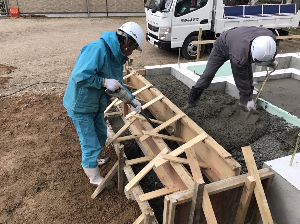 ☆基礎工事　玄関ポーチ打ち☆