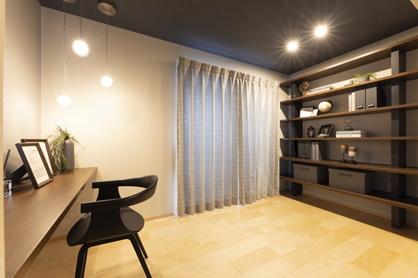 落ちついた書斎スペース